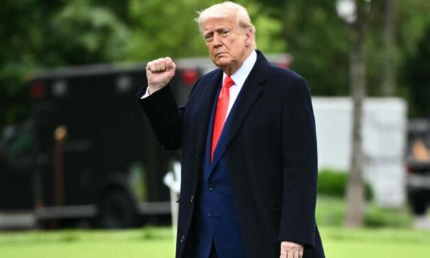 Donald Trump prohibió el ingreso a ciudadanos de 12 países y se los restringió a otros 7