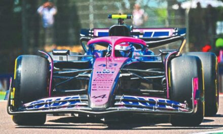 Colapinto debutó con un choque y una sanción, pero mantiene la esperanza de sumar puntos