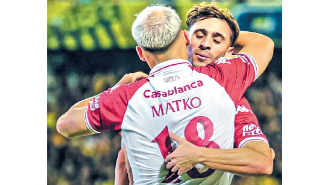 Huracán desata su furia en Rosario y se mete en semifinales