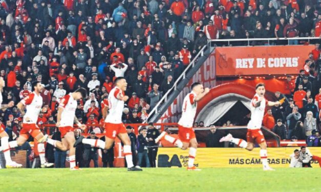 Huracán eliminó a Independiente por penales y definirá el torneo en Santiago