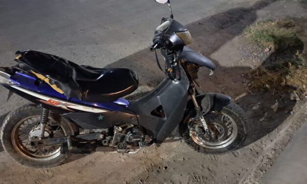 Hallan una motocicleta abandonada en el sur de la ciudad: Investigan su procedencia