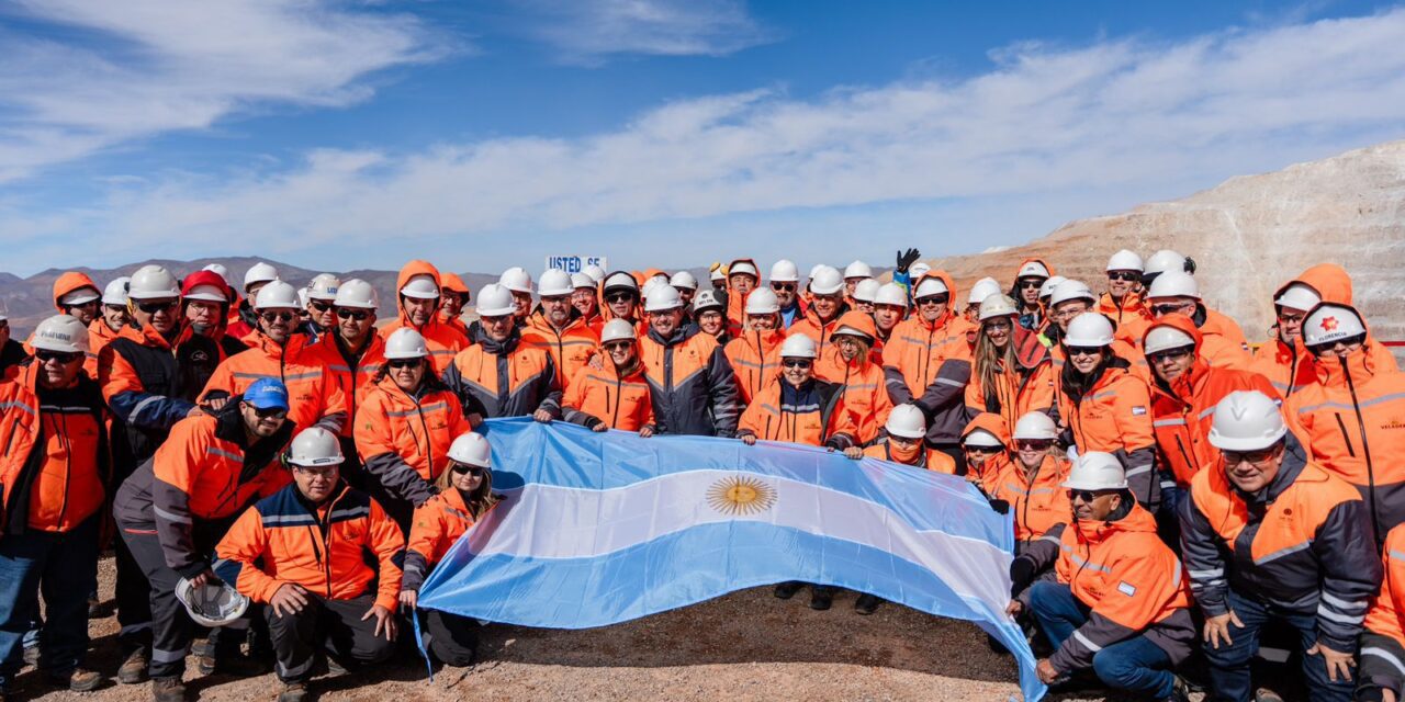 Histórico: El gobernador Orrego encabezó el acto del Día de la Minería que este año se hizo en Veladero