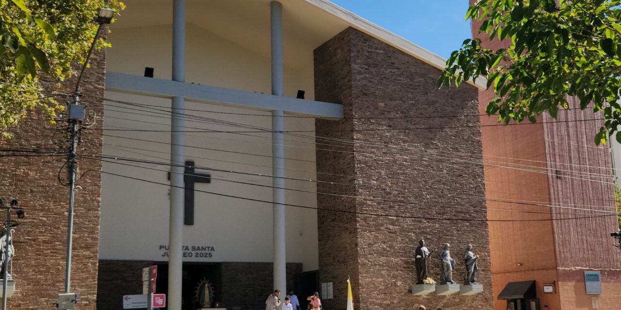 Festejos en San Juan por la elección del nuevo Papa, suenan las campanas de la catedral