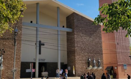 Festejos en San Juan por la elección del nuevo Papa, suenan las campanas de la catedral