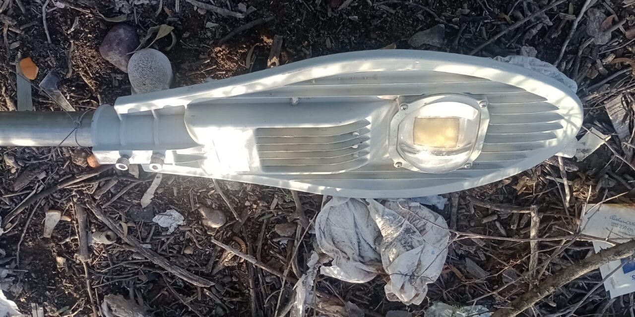 Recuperan faro de alumbrado público robado en Caucete