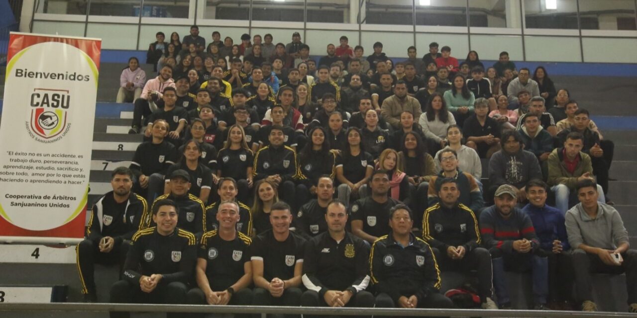 Nuevos árbitros dan sus primeros pasos junto a CASU en una jornada de formación