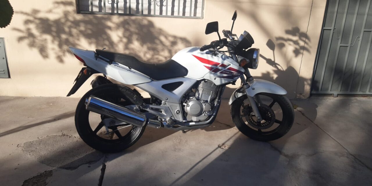 Cayó con una moto robada y una ganzúa: Fue detenido en un operativo del Comando Radioeléctrico