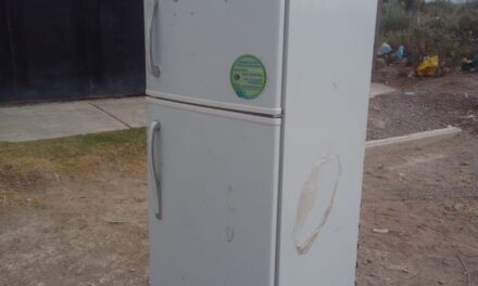 <div class="volanta-custom" style="
                color: #444;
                font-size: 0.8rem;
                font-weight: 600;
                line-height: 1.1;
                margin-bottom: 6px;
                text-transform: uppercase;
                letter-spacing: 0.3px;
                text-align: left;
            ">rápido accionar policial</div><div class="post-title-custom" style="text-align: left;">Robaron una heladera y la dejaron abandonada en un baldío</div>