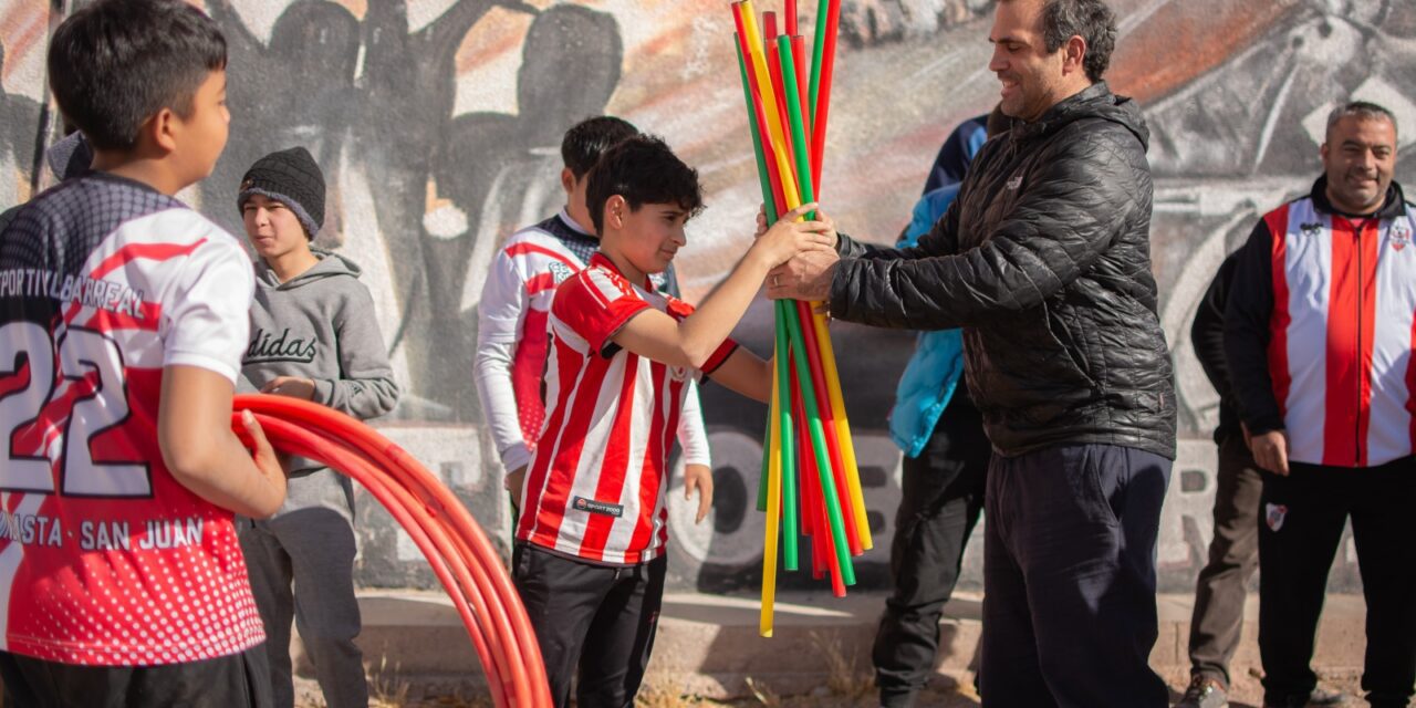 Impulsan el deporte desde las bases con capacitación y entrega de kits en Calingasta