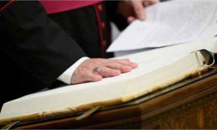 Por qué los cardenales no pueden comer espárragos durante el Cónclave