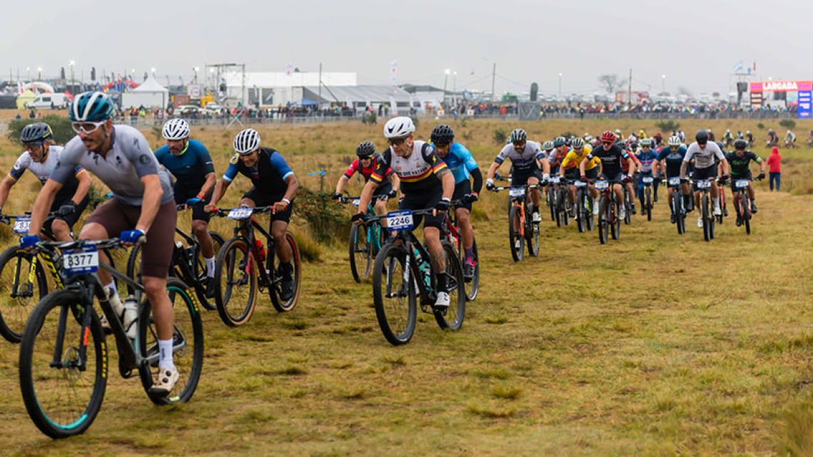 Con más de 5.500 ciclistas, el Desafío Río Pinto marcó un nuevo récord en La Cumbre
