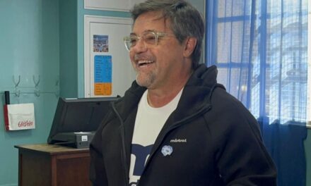 Se burlaron de Caruso Lombardi: aparecieron carteles en contra del candidato a legislador porteño