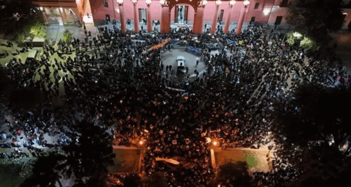 Tras las protestas, Jalil dio marcha atrás con decreto que modificaba cargos docentes