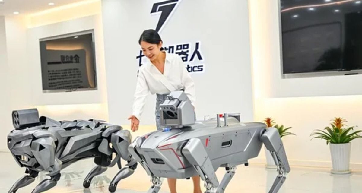 China presentó robots cuadrúpedos a prueba de explosiones