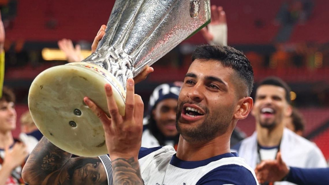 Cuti Romero expresó su felicidad por salir campeón, respondió a las críticas y generó incertidumbre por su posible salida del Tottenham