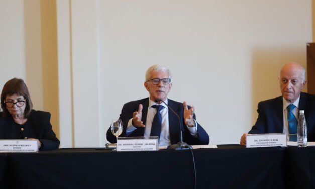El Gobierno alista una oferta de recursos para aplacar la ira de los fiscales federales