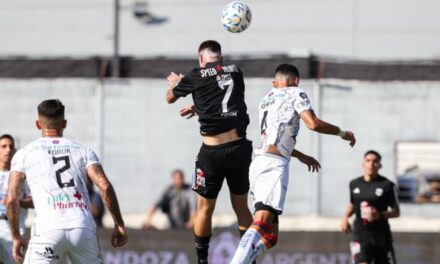 Show en Caseros: Riestra lo igualó y derrotó en penales a Deportivo Armenio