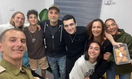 Hamas liberó al soldado estadounidense-israelí, Edan Alexander