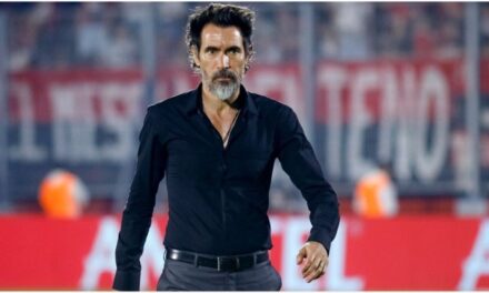 Goleada, liderato y autocrítica: las frases que dejó Eduardo Domínguez post victoria de Estudiantes