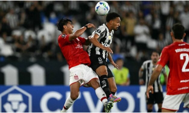 Dura derrota de Estudiantes en Brasil: cayó 3-2 ante Botafogo y peligra su clasificación