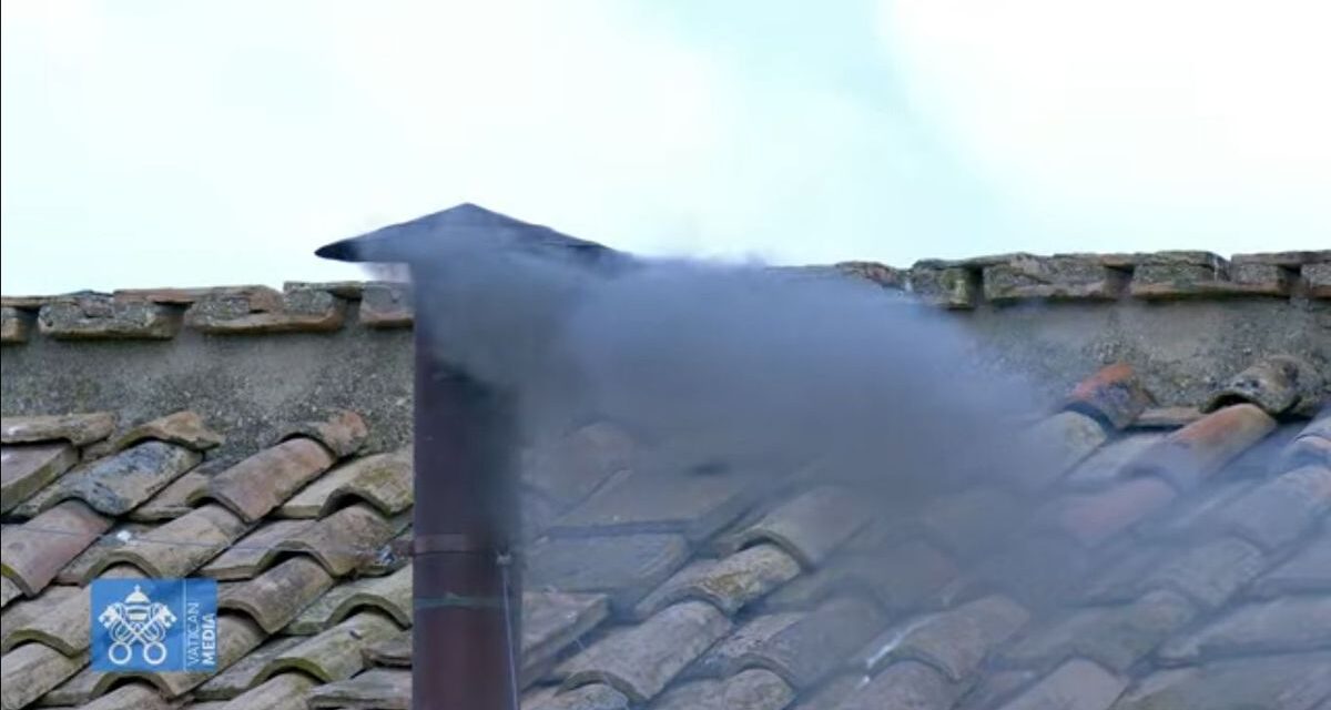 Los cardenales no lograron elegir nuevo Papa en las votaciones de la mañana