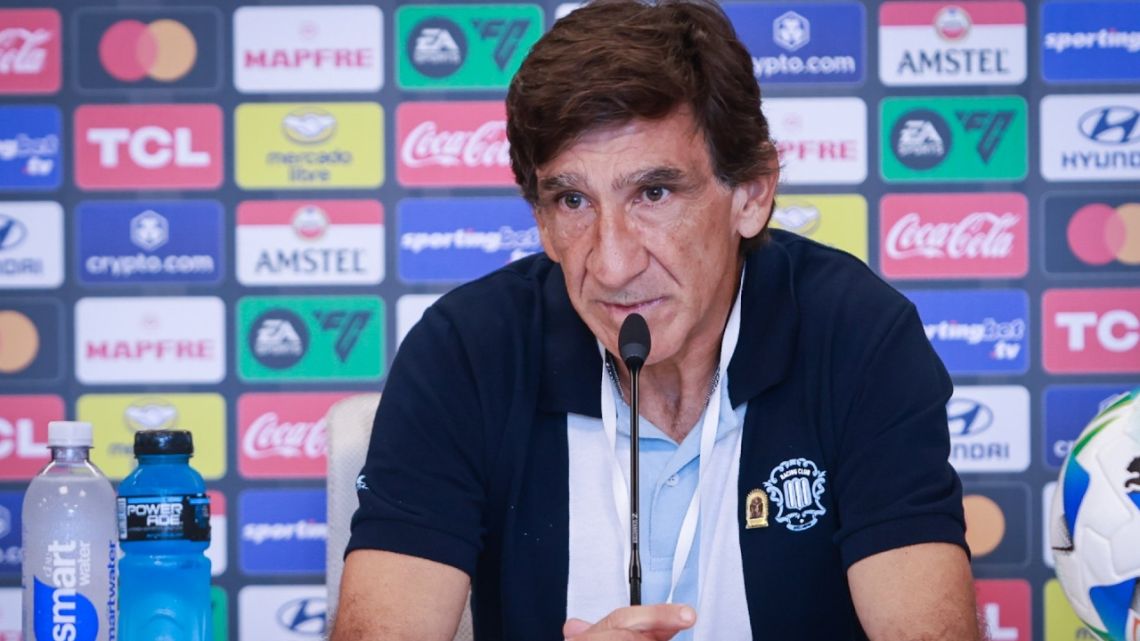 Gustavo Costas sobre el triunfo de visitante: «Queremos ir por todo, vamos a ir por todo»