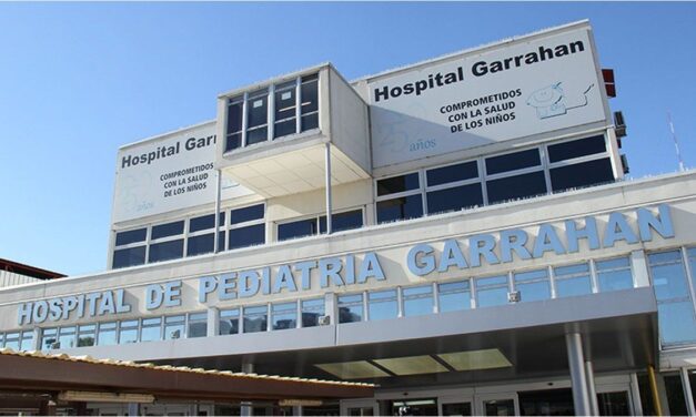 Personal de planta se suma al paro de residentes
