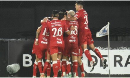 Huracán es más líder que nunca: lo dio vuelta ante Racing de Montevideo y afirmó su gran momento en la Copa Sudamericana