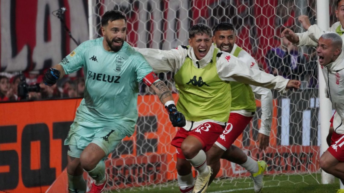 Huracán derrotó a Independiente por penales y se convirtió en el primer finalista del Torneo Apertura