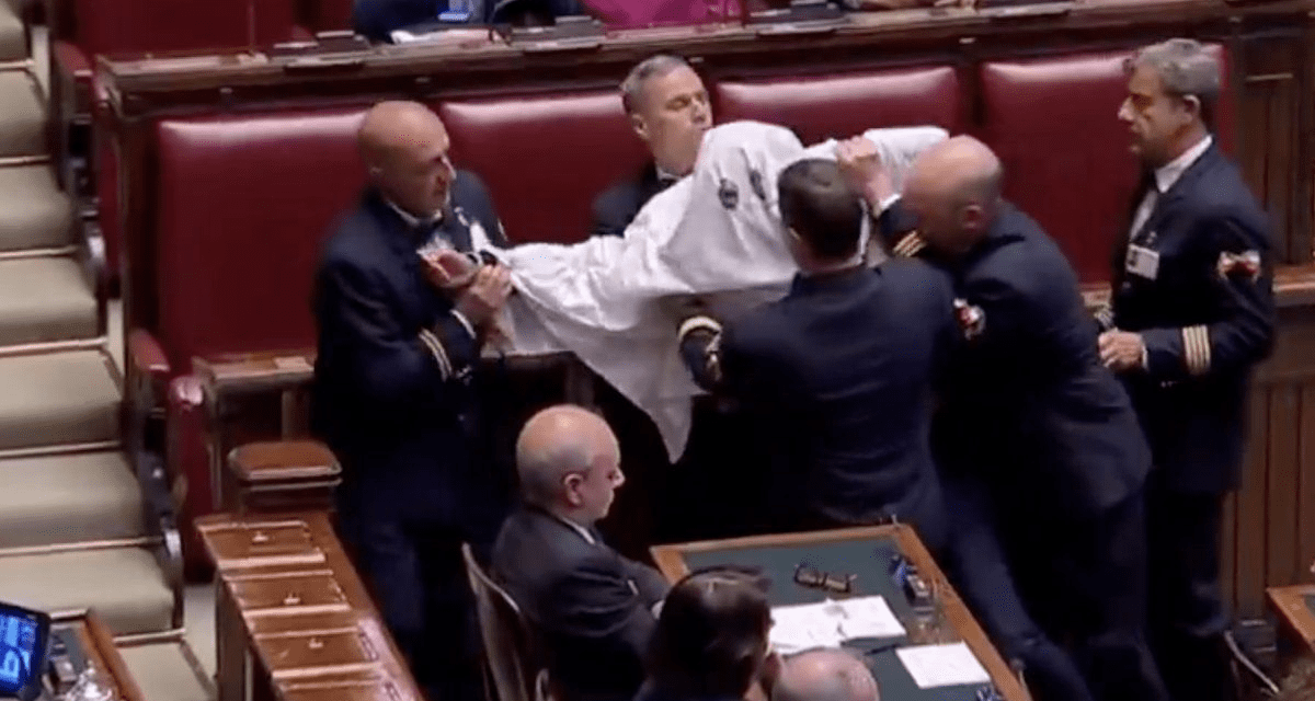 Protesta insólita contra el gobierno de Giorgia Meloni