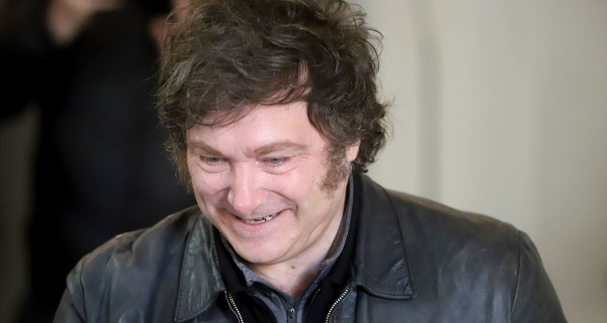 El fiscal pidió las líneas telefónicas de Javier Milei y otros acusados, y una Corte de Nueva York ordenó congelar u$s110 millones