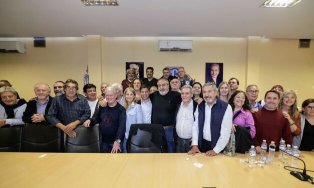 Tras la marcha por el Día del Trabajador, referentes sindicales se reunieron con Axel Kicillof
