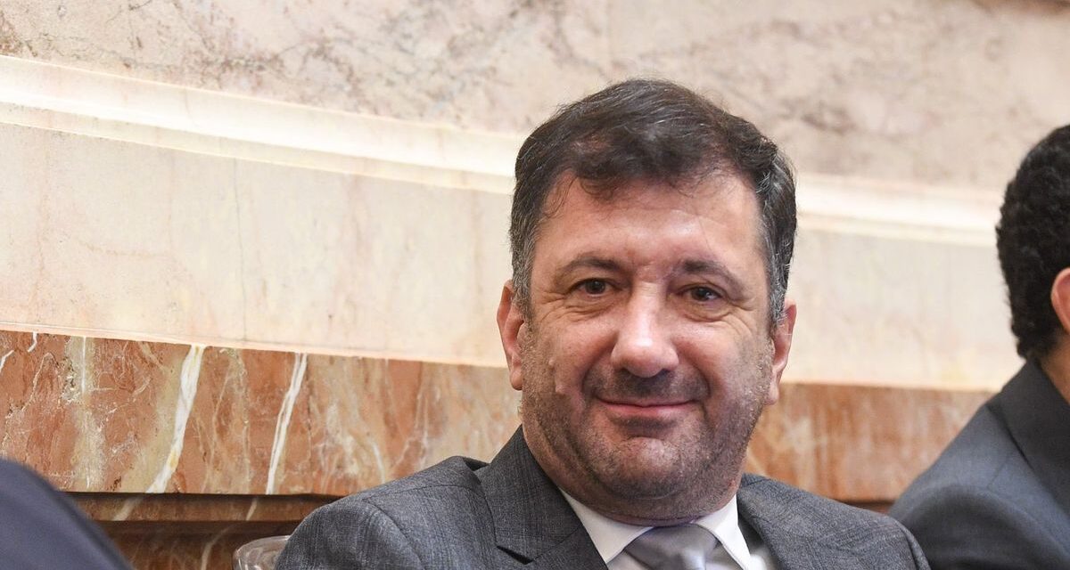 Edgardo Kueider aseguró no volver a la Argentina porque su destino sería el penal de Ezeiza