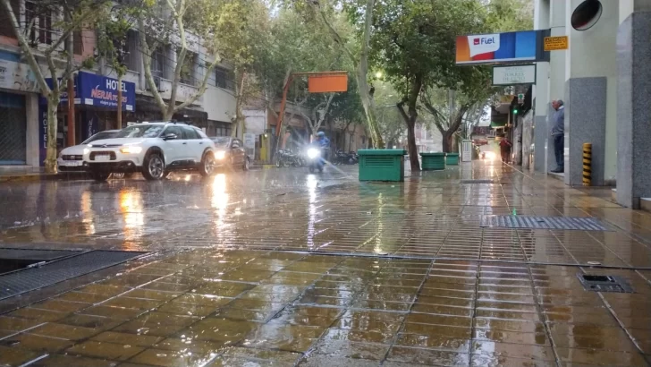 Mal clima en San Juan: ¿se suspenden las clases este martes?