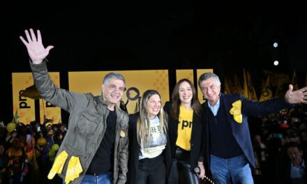 Mauricio Macri volvió a mostrarse en campaña con Silvia Lospennato recorriendo la Ciudad