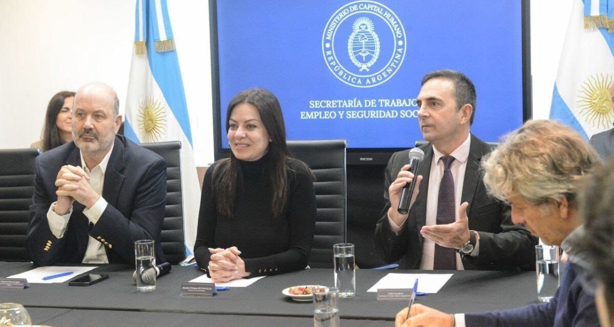 Gobierno convocará a una reunión para renegociar las paritarias