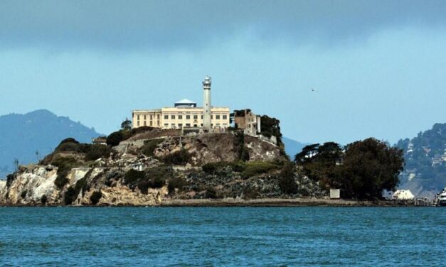 Donald Trump ordenó reabrir la cárcel de Alcatraz para los delincuentes más violentos de EEUU