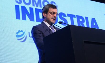 Nuevo presidente de la UIA insistió en actualizar la normativa laboral