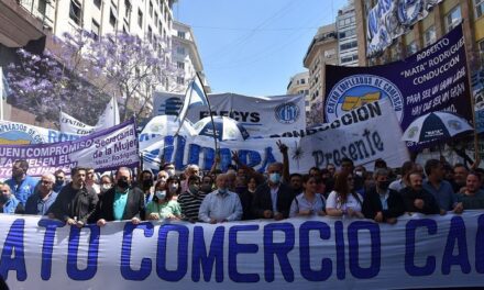 Incertidumbre por el acuerdo paritario de los empleados de Comercio