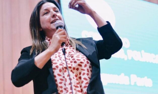 La intendenta de Valle Viejo pidió disculpas por no informar su viaje al Caribe pero las denuncias la complican