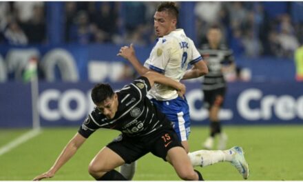 Empate con sabor a derrota: Vélez ganaba, pero un gol sobre la hora lo dejó sin victoria en la Copa Libertadores