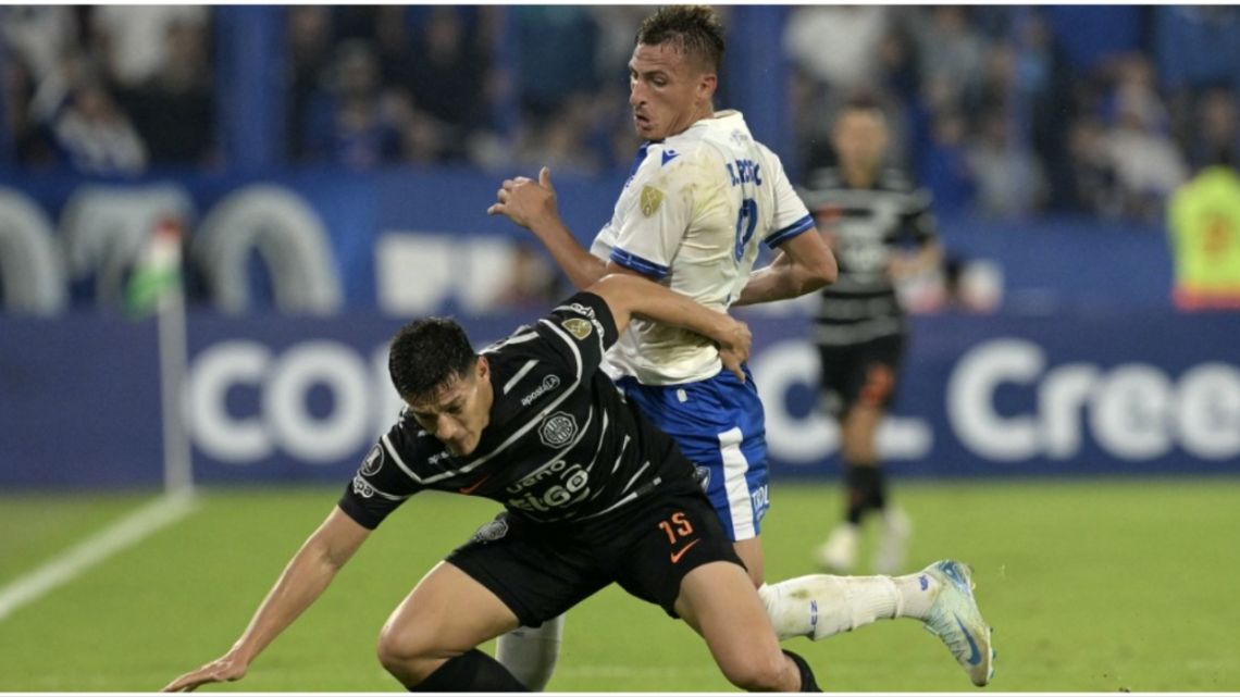 Empate con sabor a derrota: Vélez ganaba, pero un gol sobre la hora lo dejó sin victoria en la Copa Libertadores