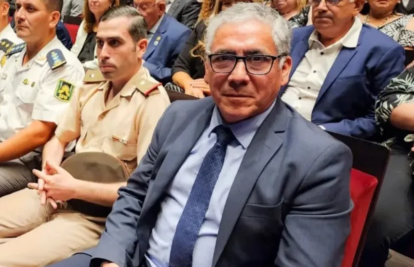 <div class="volanta-custom" style="
                color: #444;
                font-size: 0.8rem;
                font-weight: 600;
                line-height: 1.1;
                margin-bottom: 6px;
                text-transform: uppercase;
                letter-spacing: 0.3px;
                text-align: left;
            ">Protección Animal</div><div class="post-title-custom" style="text-align: left;">Enrique Delgado: «Vamos a tener protocolo de rapida acción para el maltrato animal»</div>