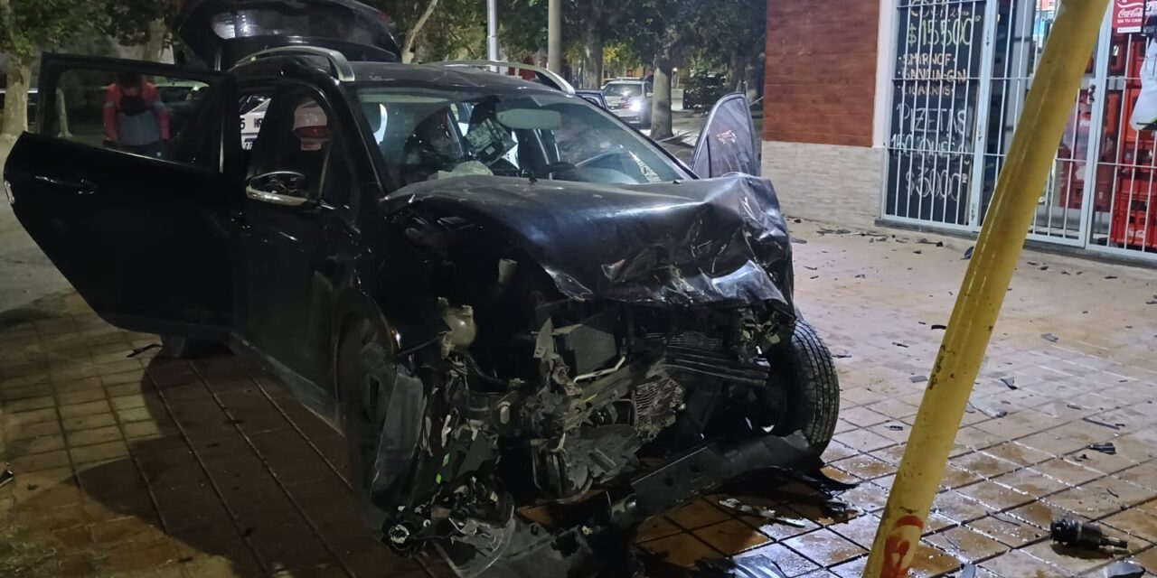 Chocaron en contramano, venían de robar