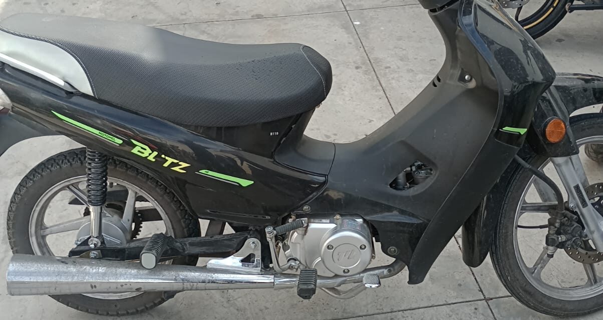 Quiso robar una moto frente a un instituto y lo detuvieron vecinos