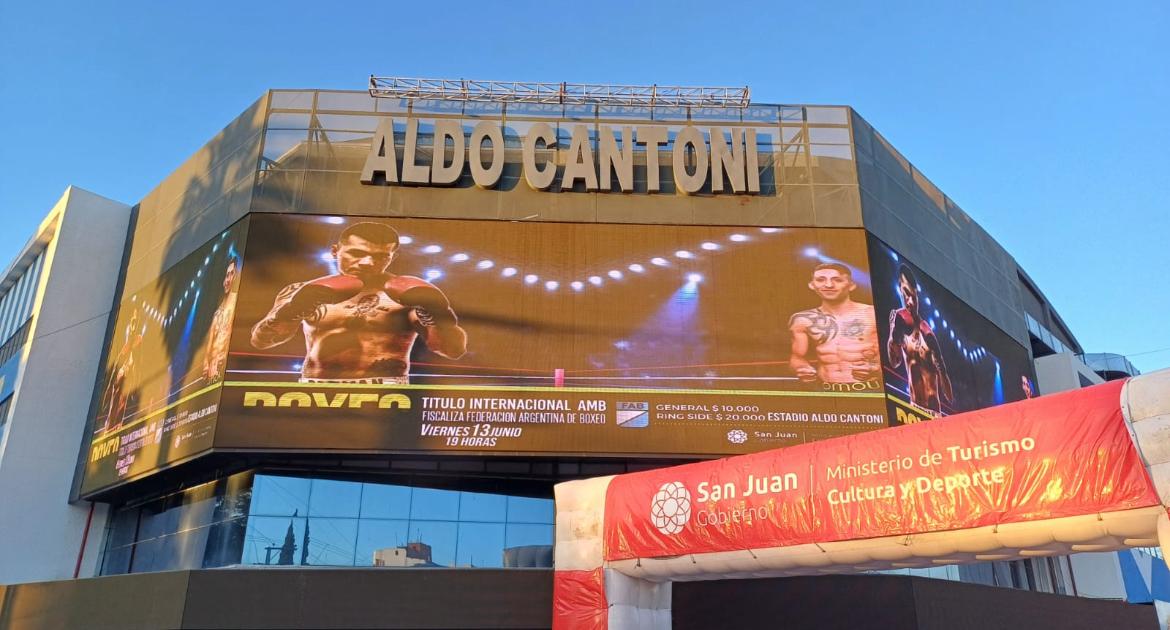 <div class="volanta-custom" style="
                color: #444;
                font-size: 0.8rem;
                font-weight: 600;
                line-height: 1.1;
                margin-bottom: 6px;
                text-transform: uppercase;
                letter-spacing: 0.3px;
                text-align: left;
            ">Boxeo</div><div class="post-title-custom" style="text-align: left;">En el Cantoni: Ezequiel Fernández va por el cinturón internacional</div>