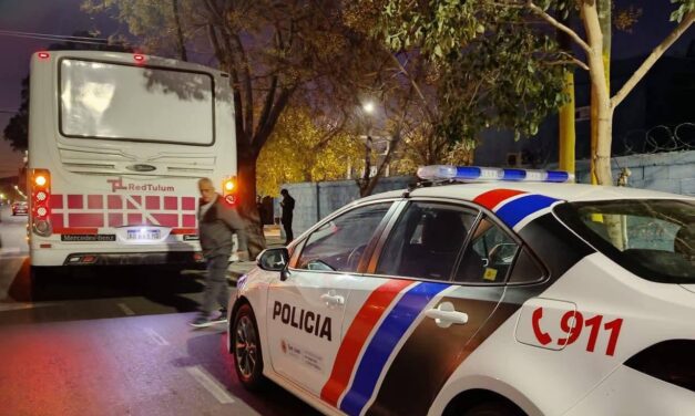 Violento ataque a colectivo en Mendoza y Corrientes: Madre e hija heridas