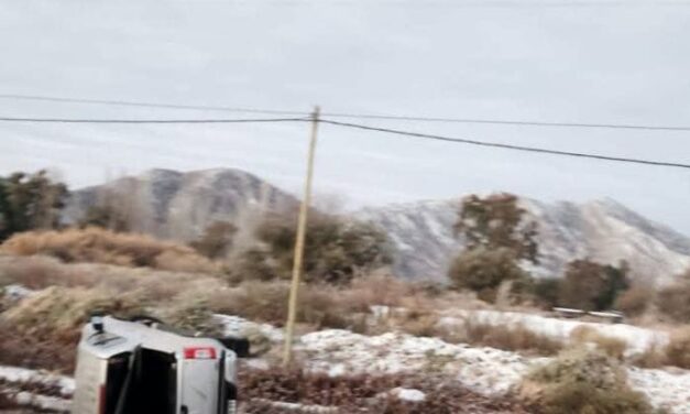 Impactante vuelco por el hielo en la ruta 40