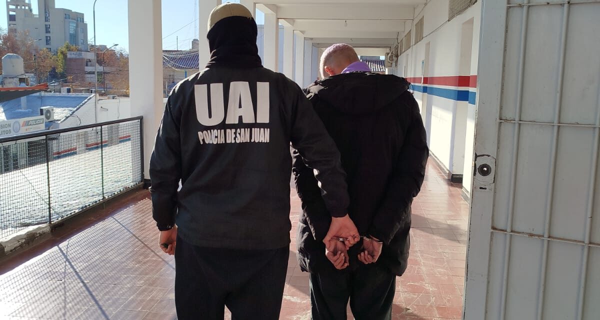 Exhibía armas en redes y terminó detenido en Chimbas