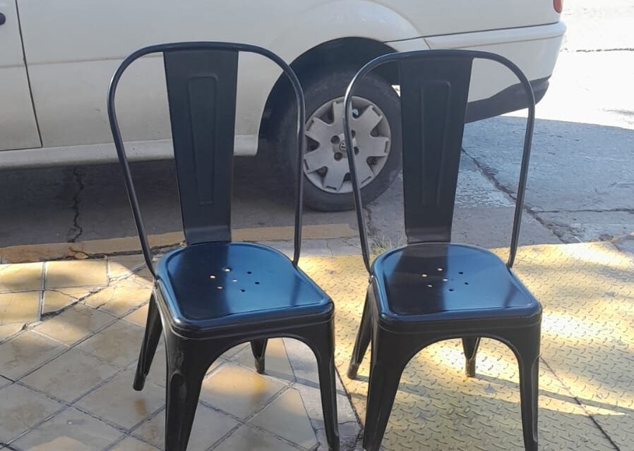 Terminó preso, se quiso robar dos sillas